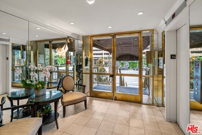 Building Photo - 10747 Wilshire Blvd