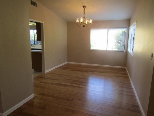 Foto del edificio - 3 br, 2 bath House - 637 Barberry Way