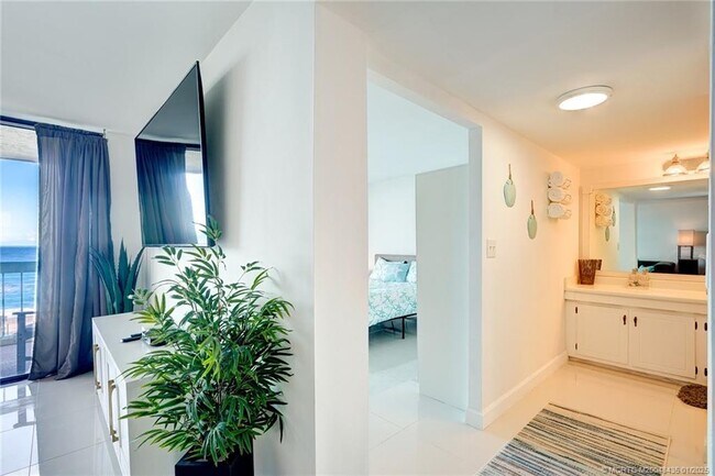 Foto del edificio - 9940 S Ocean Dr
