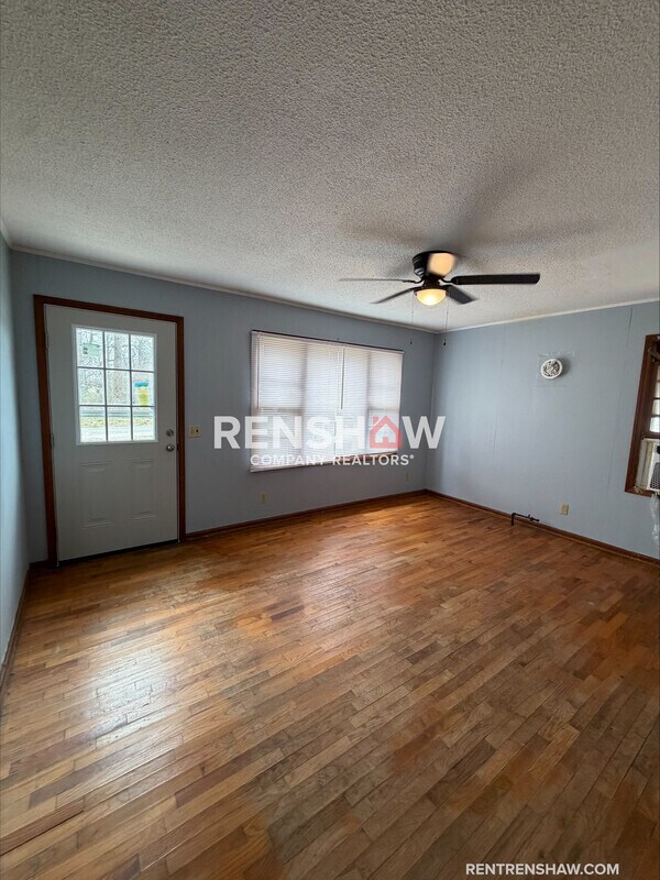 Foto del edificio - 179 W Main St