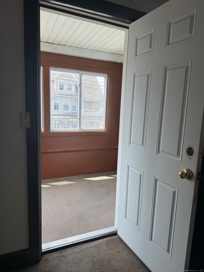 Foto del edificio - 532 Carroll Ave