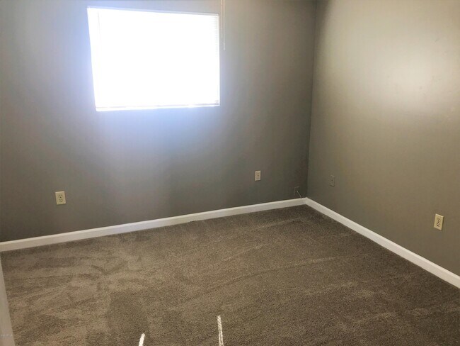Foto del edificio - 1527 E Cinnabar Ave