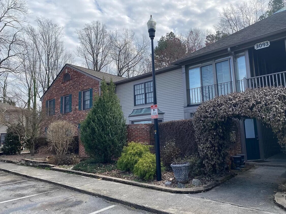 3093 Colonial Way, Atlanta, GA 30341 Townhome Rentals in Atlanta GA