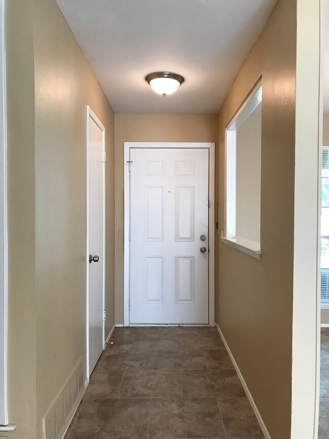 Building Photo - 2928 Abston Dr