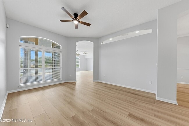 Foto del edificio - 13844 Fish Eagle Dr W