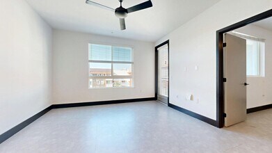 Interior Photo - Griffis Platinum Triangle