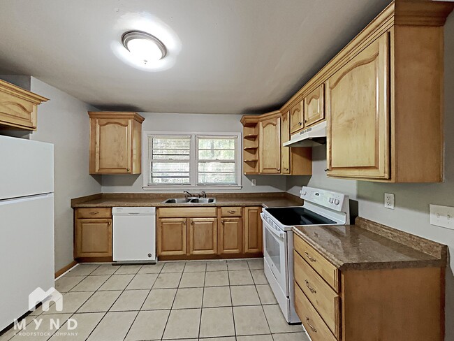 Building Photo - 3945 Camellia Trail