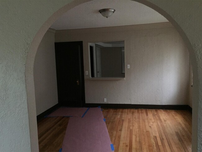 Foto del edificio - 5258 Chalmers St