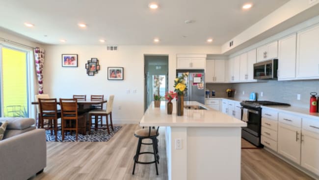 Building Photo - 3873 Quantum Dr