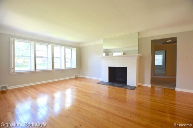 Foto del edificio - 200 Tuckahoe Rd