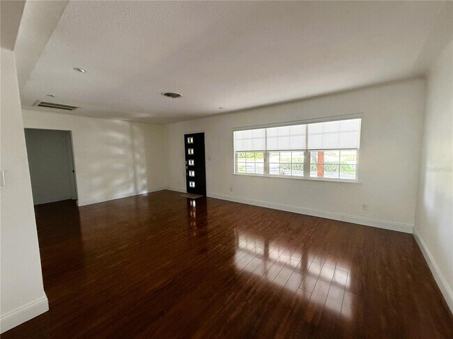 Foto del edificio - 1048 40th Ave NE