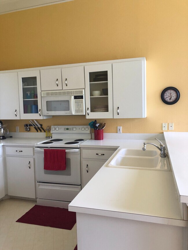 Foto del edificio - LakeFront Home with Dock in Haines City. Lawncare  Included