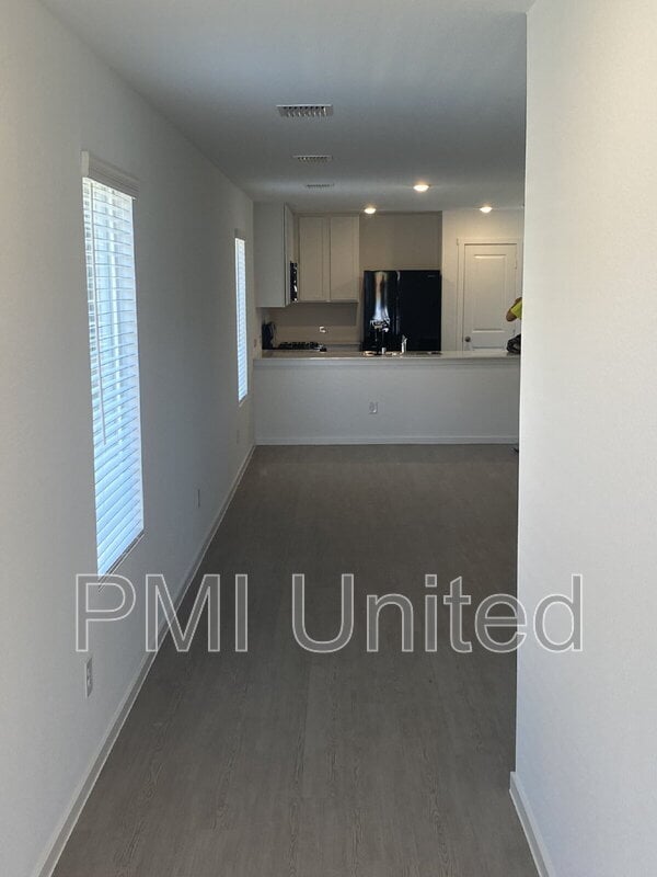 Building Photo - 2015 Sulky Ln