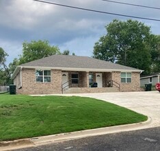 Building Photo - 1004 S Porter Ave