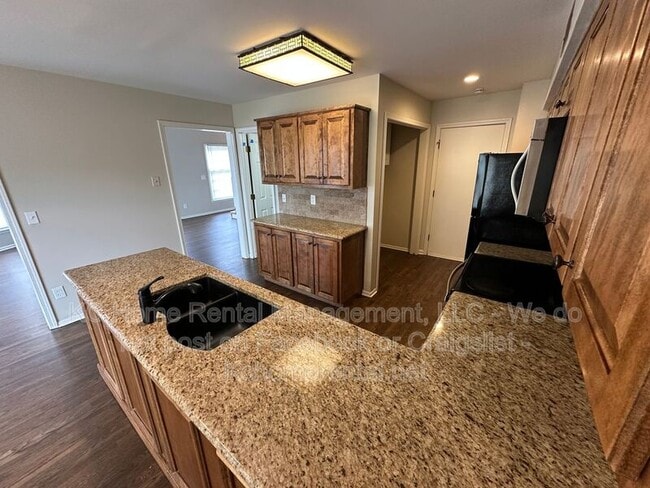Building Photo - 6633 W 151st Pl