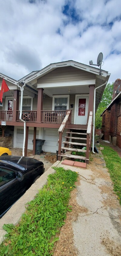 Primary Photo - 1 Bedroom Townhome with Garage and Deck