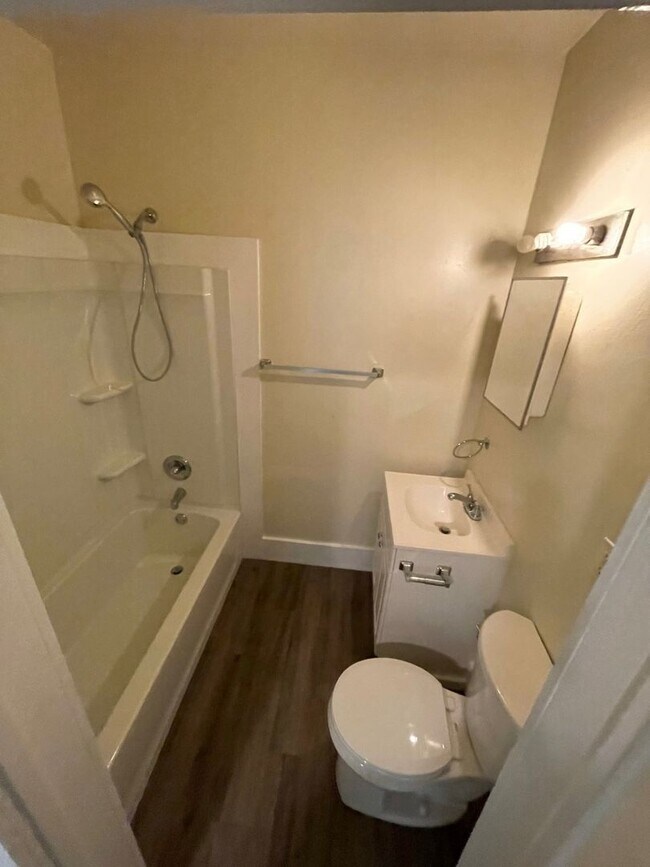 Foto del edificio - 2 bd 1 ba