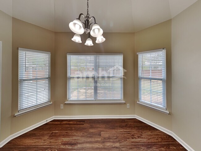 Foto del edificio - 7472 Riverland Dr