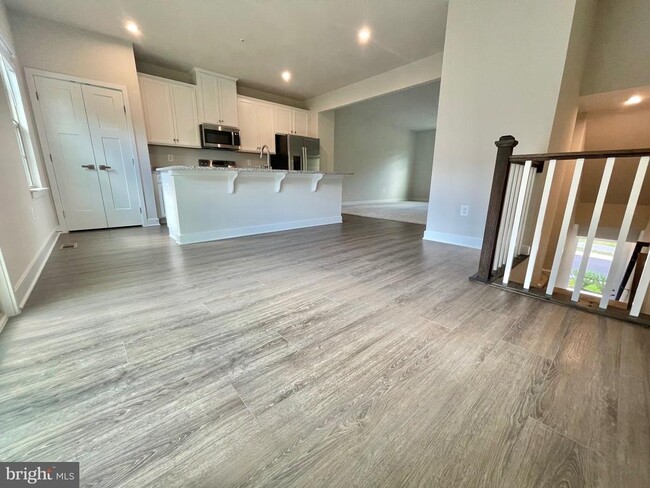 Building Photo - 9576 Fern Hollow Way