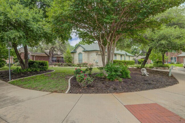 Foto del edificio - 3624 Malone Dr