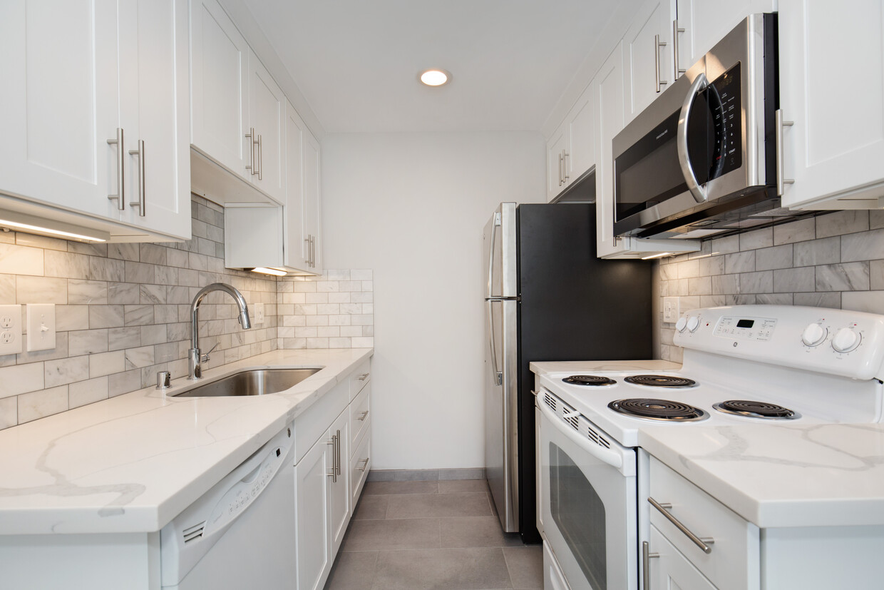 Primary Photo - 1515 6th Ave W