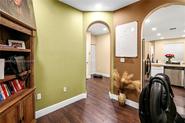 Foto del edificio - 6037 SW 19th St