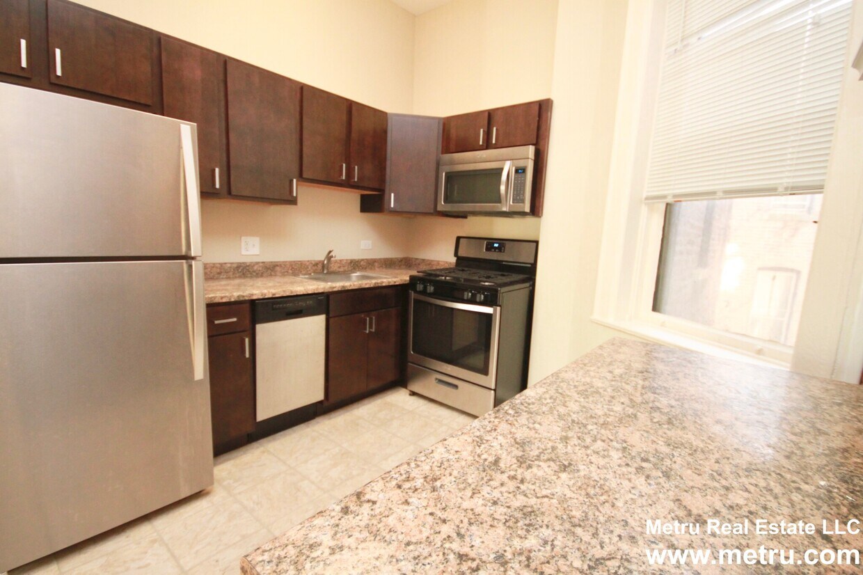 Foto principal - 424 W Belden Ave