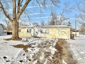 Building Photo - 2714 Fairbrook Ct