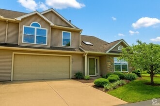 Building Photo - 9925 Oak Trail Rd