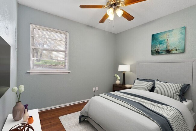 Building Photo - 214 SE Wingate St