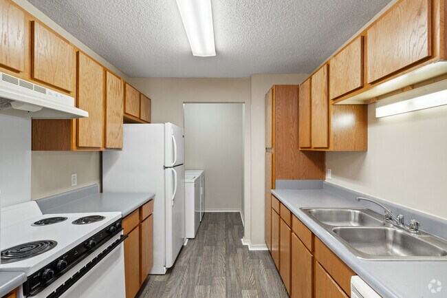 2 habitaciones, 2 habitaciones - 1180 pies cuadrados - Cocina - Regency Pointe II