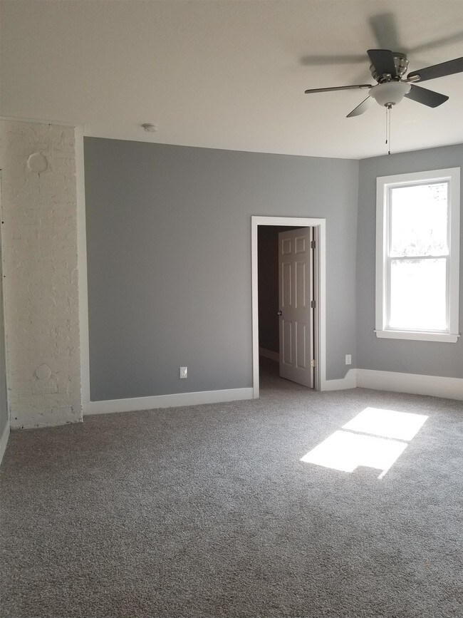 Building Photo - 2068 W 65th St