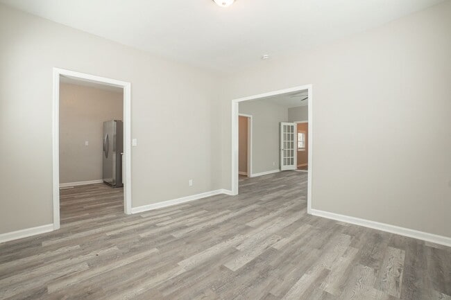 Building Photo - 216 Crescent Ave