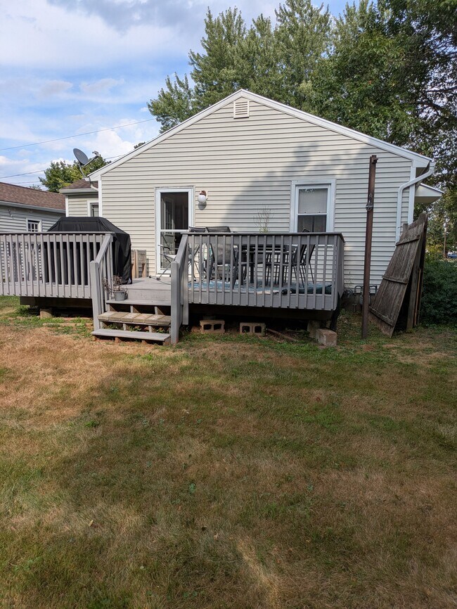 Una de dos cubiertas - 53 Fairview Dr