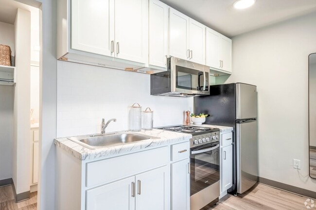Interior Photo - Sandburg Studios