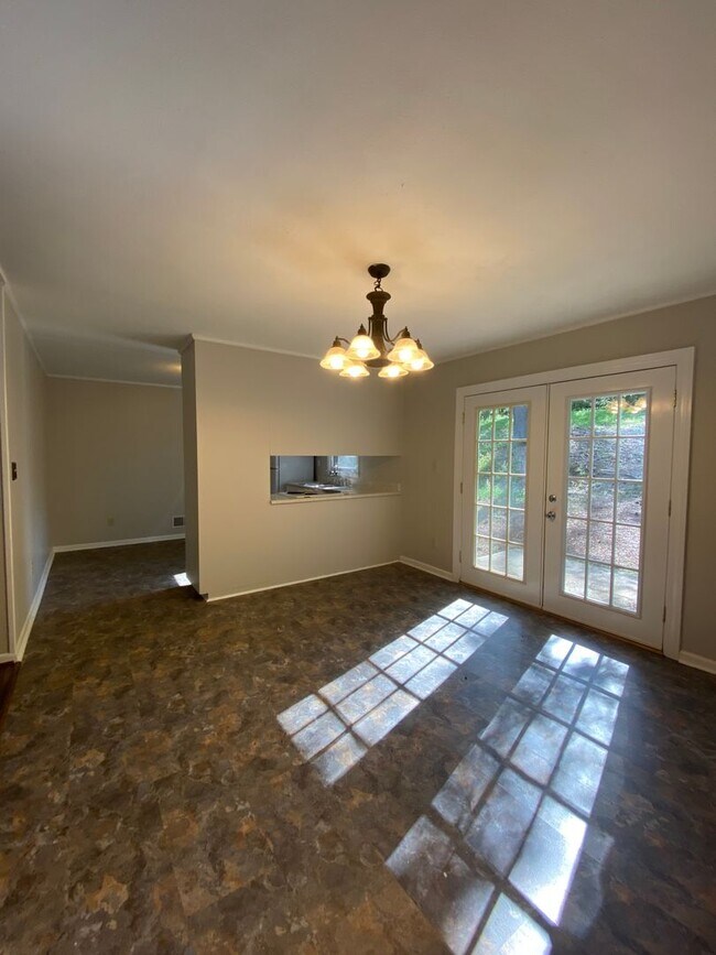 Building Photo - 1101 Bonnie Drive *MOVE IN SPECIAL*