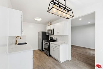 Building Photo - 612 Huntley Dr