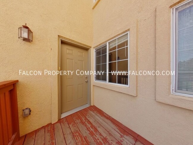Building Photo - 623 Bosque Vis