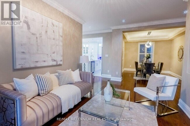 Photo du bâtiment - 1 Bracknell Ave