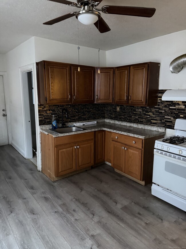 Foto del edificio - 1928 Broad St