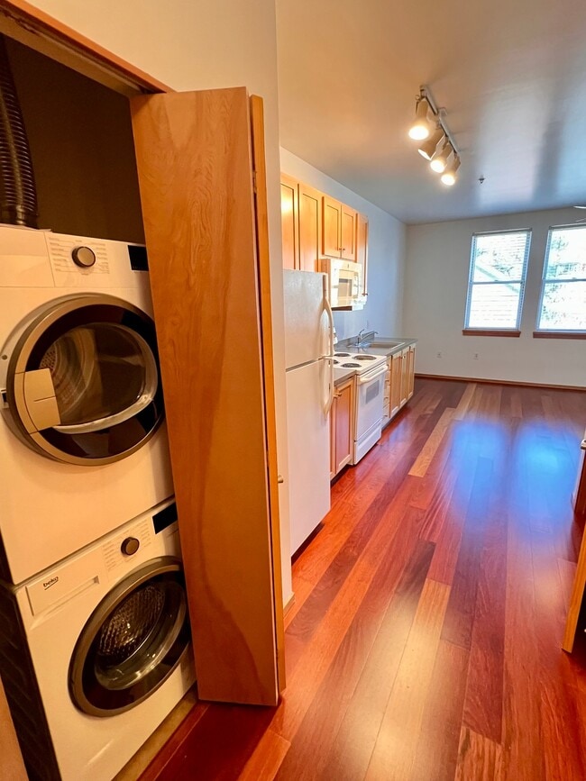 Photo - 3535 S Corbett Ave Apartment