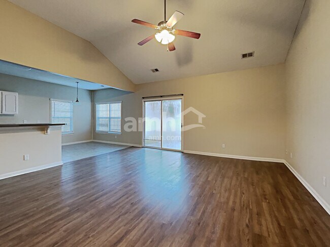 Foto del edificio - 525 Amsonia Circle