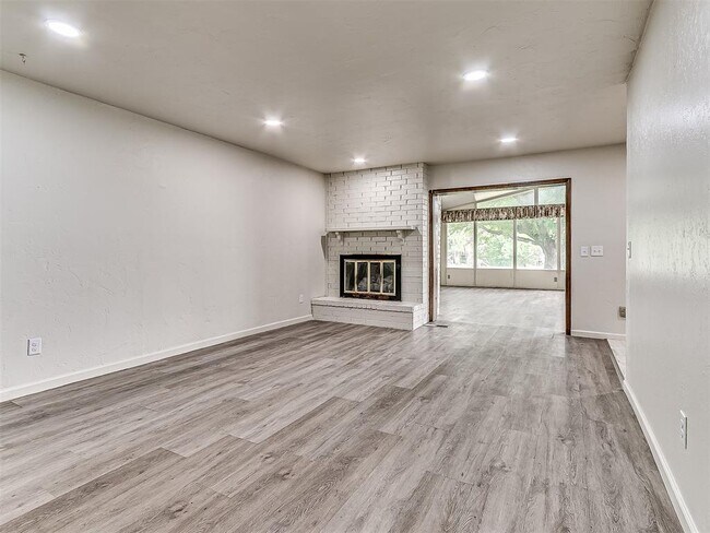 Foto del edificio - 1170 Mockingbird Cir