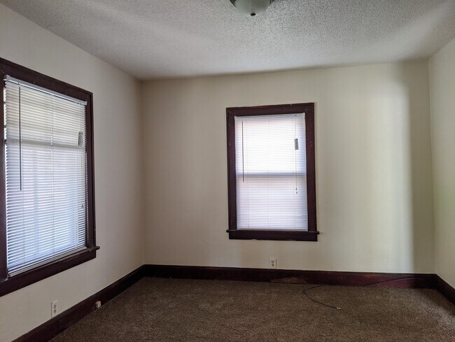 Building Photo - 812 18th St