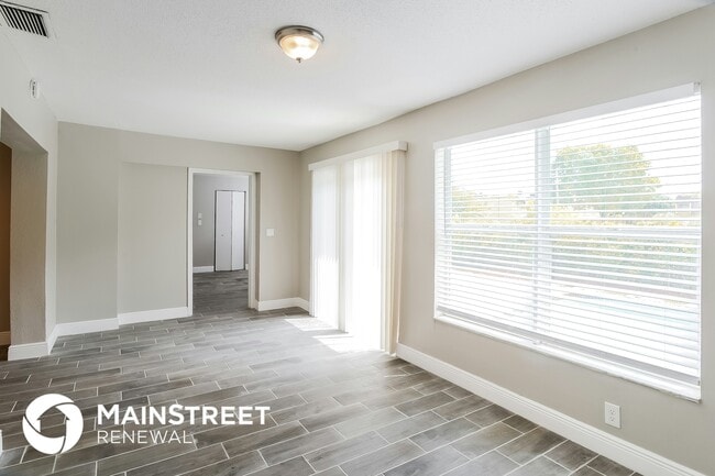 Foto del edificio - 2360 NW 60th Ave