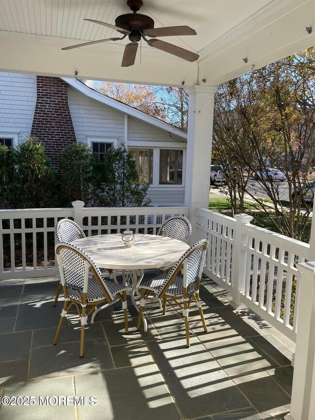 Building Photo - 420 Tuttle Ave