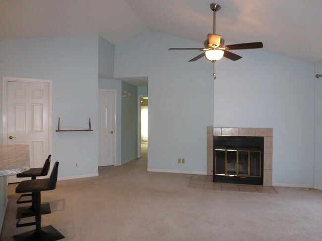 Building Photo - 807 Park De Ville Pl