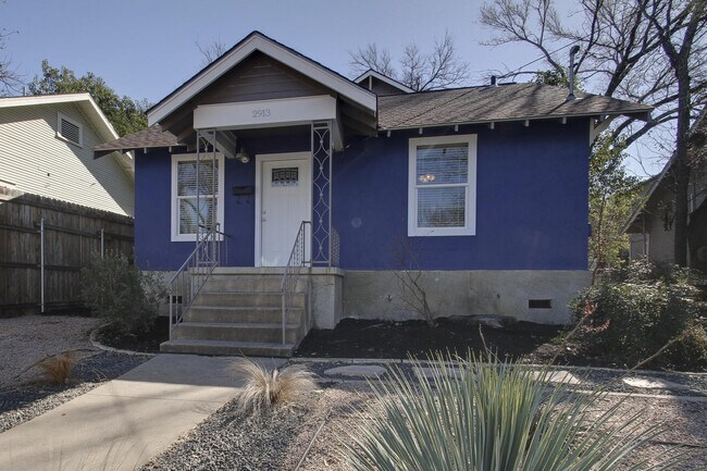 Foto del edificio - UT PRE-LEASE: Newly Remodeled West Campus ...