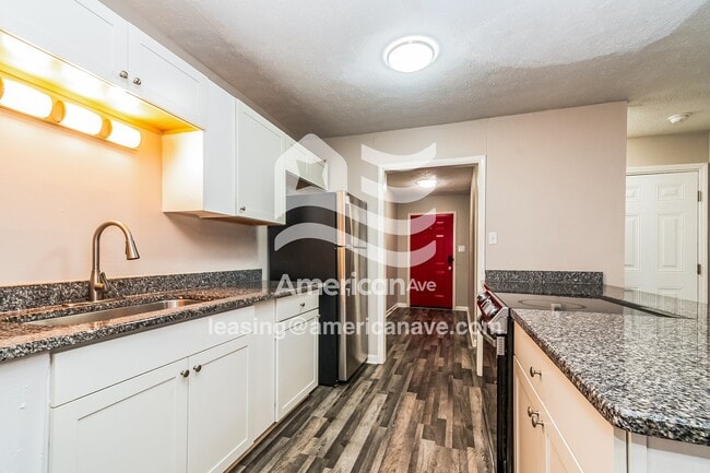 Foto del edificio - 1605 Blue Springs Rd