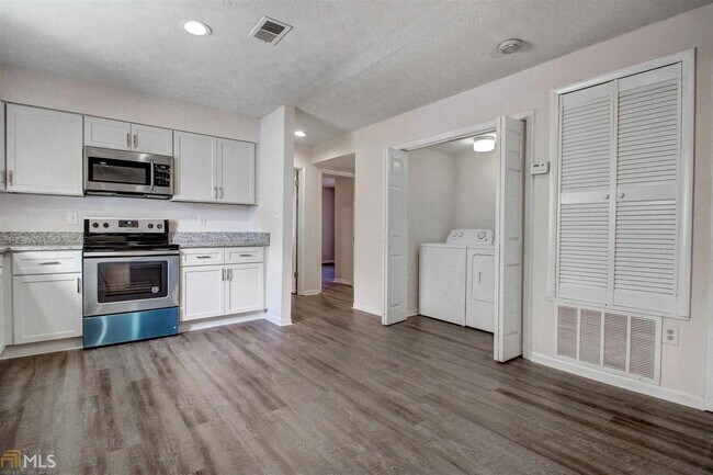 Foto del edificio - 2917 Ironwood Rd